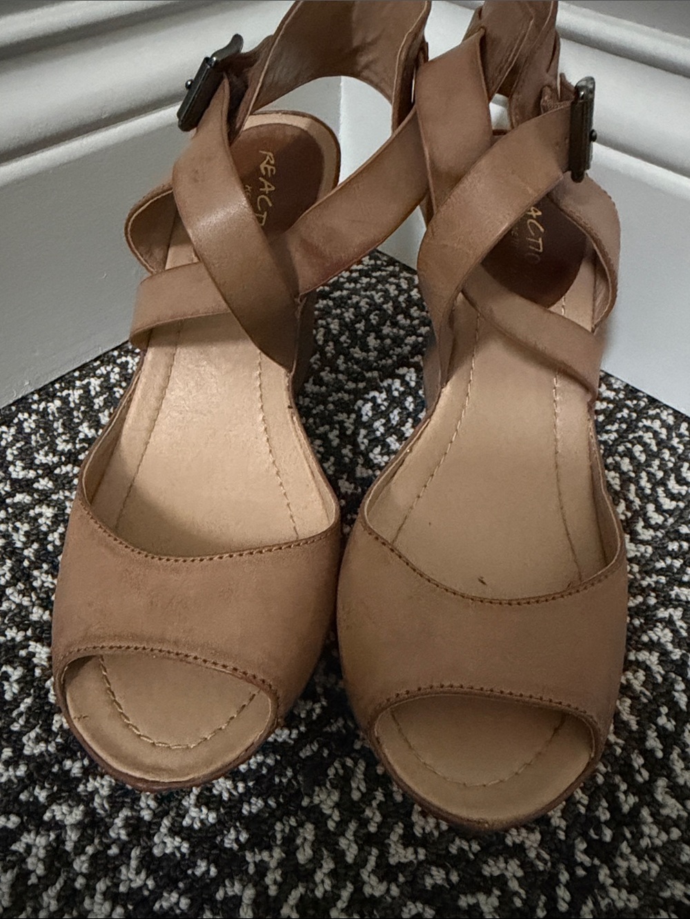 Reaction Kenneth Cole Brown Leather Crisscross Wedge Sandals